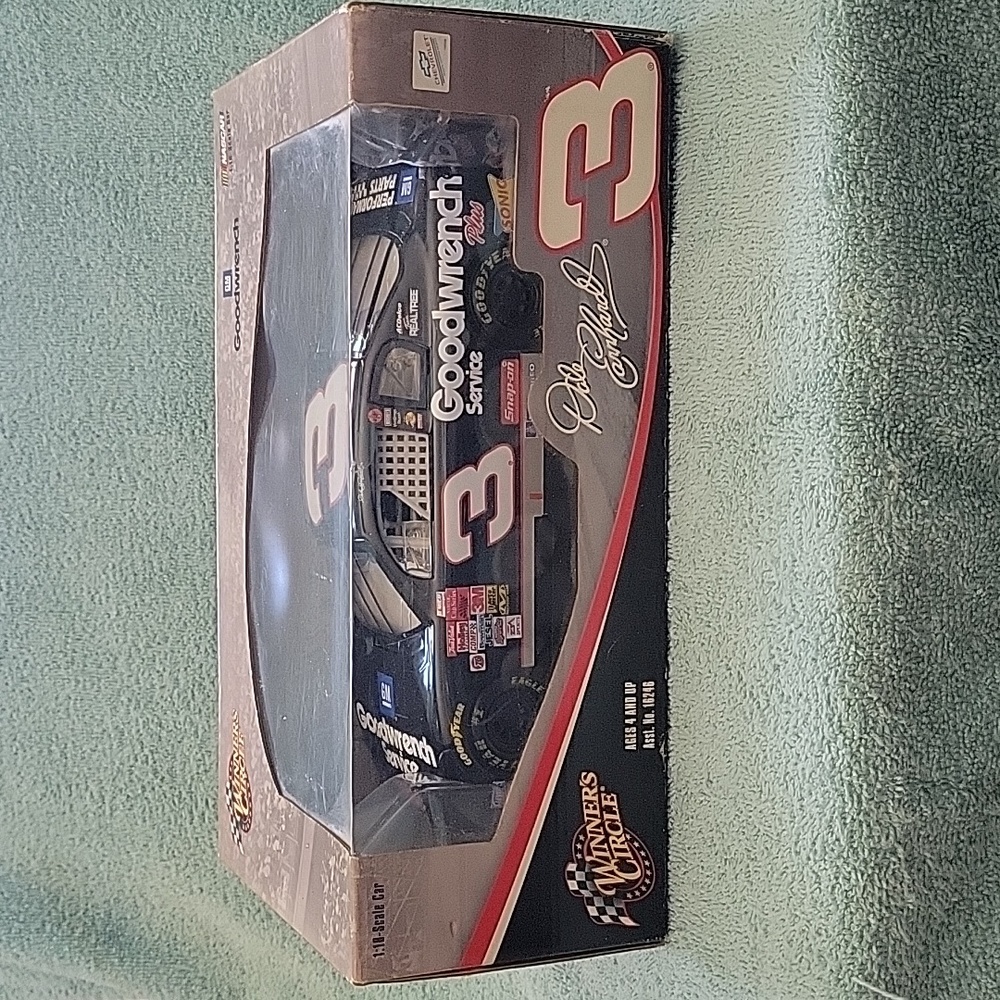 Dale Earnhardt Sr 1:18 scale die cast car